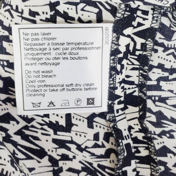 CHANEL 2003 Cruise Collection Black White Seaside Cityscape FR 38 - Picture 12 of 13